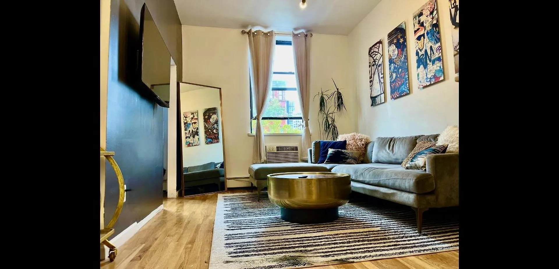 Les Is More Stunning Views New York Apartment